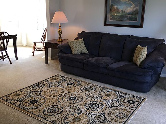 5th image of 333 Woodbridge Gln