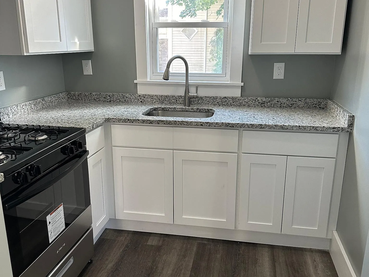 2 bed, 750 sqft, $1,615 — Photo 2
