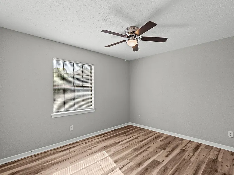 1927 Avenue M 1/2 #10 — Photo 14