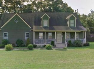 10 Reservoir Rd, Acushnet, MA 02743