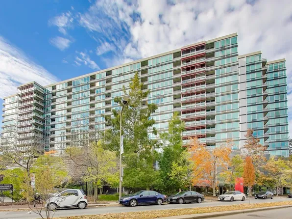 800 Elgin Rd APT 913, Evanston, IL 60201