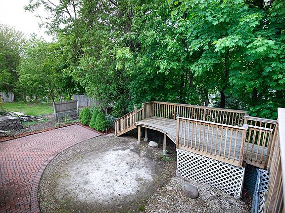 5th image of 16 Wildwood Dr