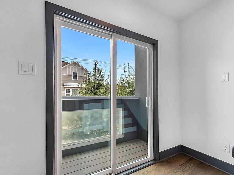 5802 Kansas St — Photo 18