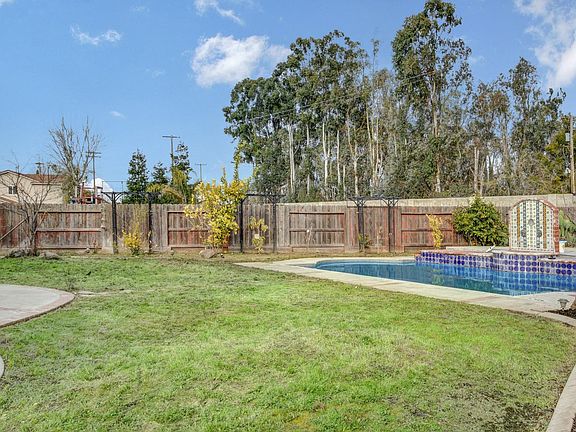 4th image of 5864 Saxon Way