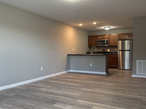 5th image of 2160 Sharkey Rd #2
