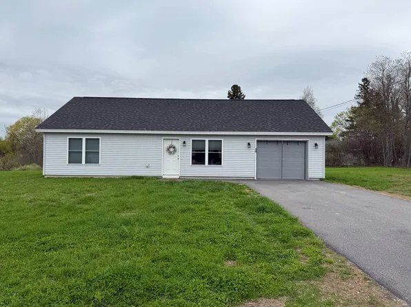 26 Stearns Farm Road, Hampden, ME 04444
