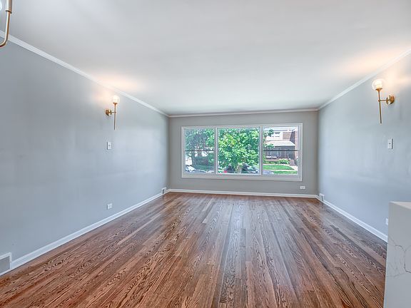 3rd image of 2741 W Chase Ave