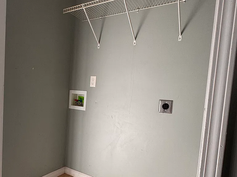292 Audley Ave #B — Photo 5