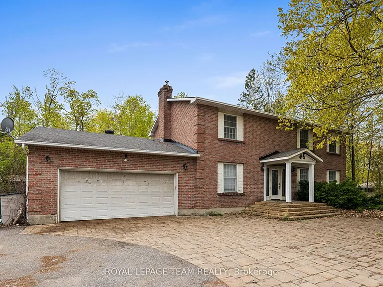 3162 Woodroffe Ave — Photo 1