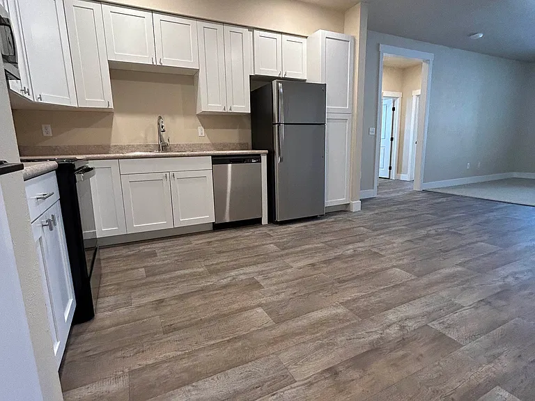 998SQFT Unit Kitchen
