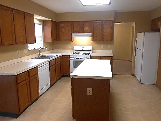 5104 Blossom Ct — Photo 2