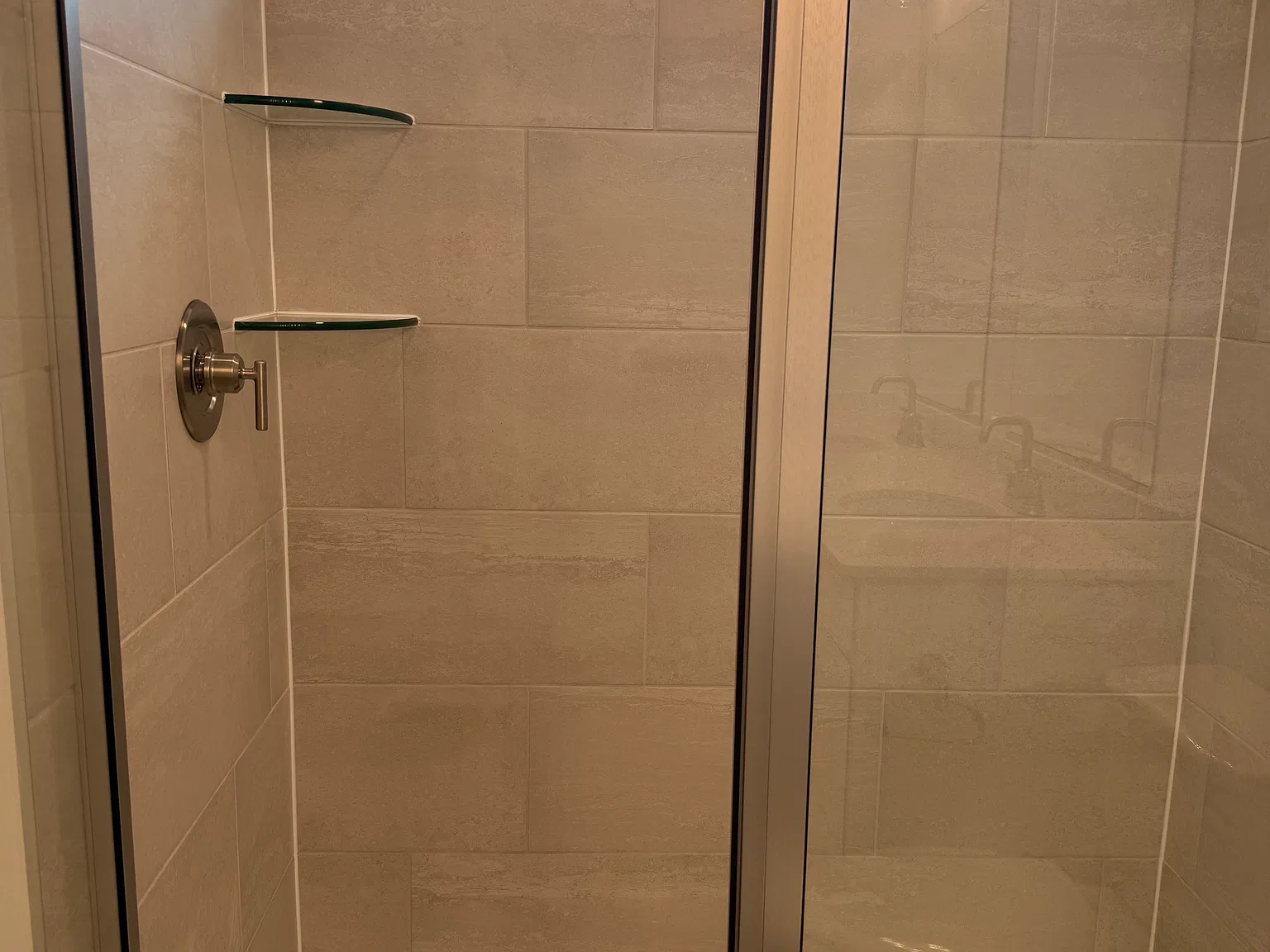 3 bed, 2122 sqft, $3,000 — Photo 4