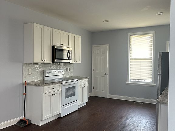 5th image of 5110 Belair Rd #1