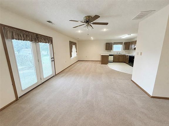 4th image of 1109 W 17th St