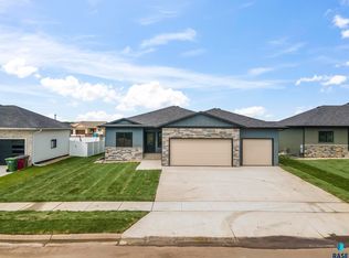 825 Sallie Ave, Harrisburg, SD 57032
