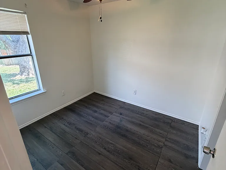 222 Lydia Cir — Photo 6