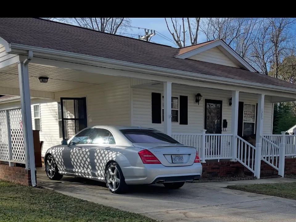 1205 N Main St