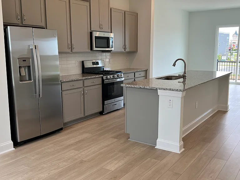 1507 Village Hall Ln — Photo 3