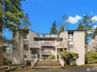 10922 NE 34th Pl APT 3, Bellevue, WA 98004