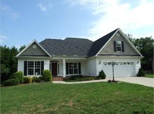 169 Utsesti Way, Loudon, TN 37774
