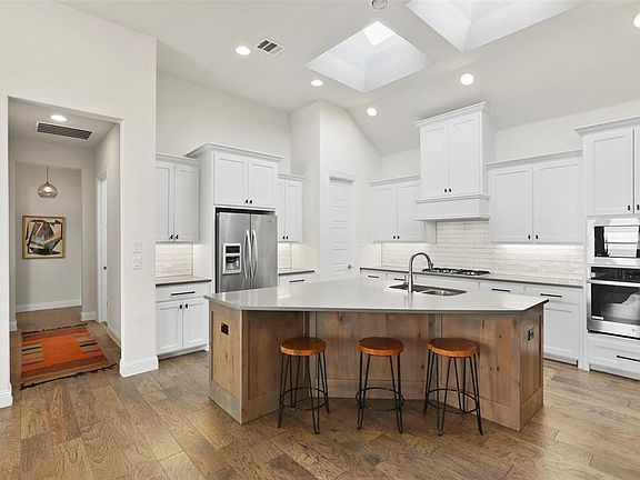 4th image of 3957 Killian Ct