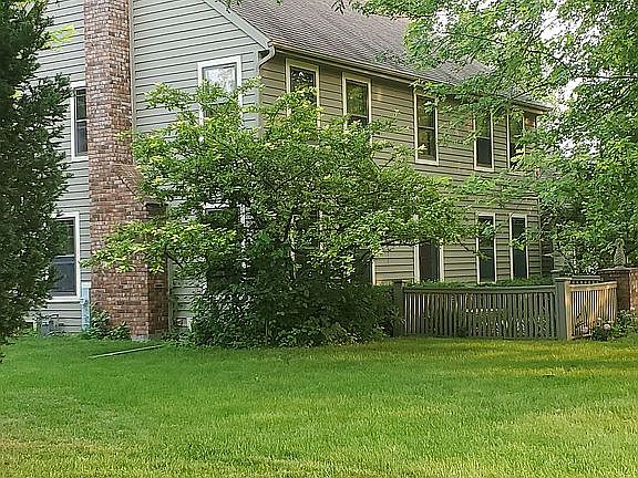 2nd image of 1560 Arboretum Dr