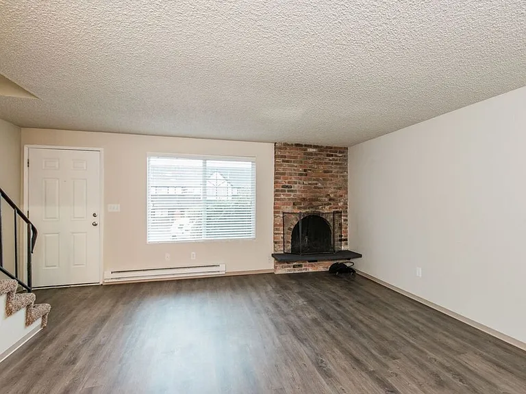 Devonshire Townhomes — Photo 7
