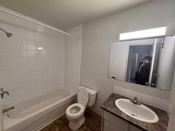 5th image of 15525 103rd Ave NW #307