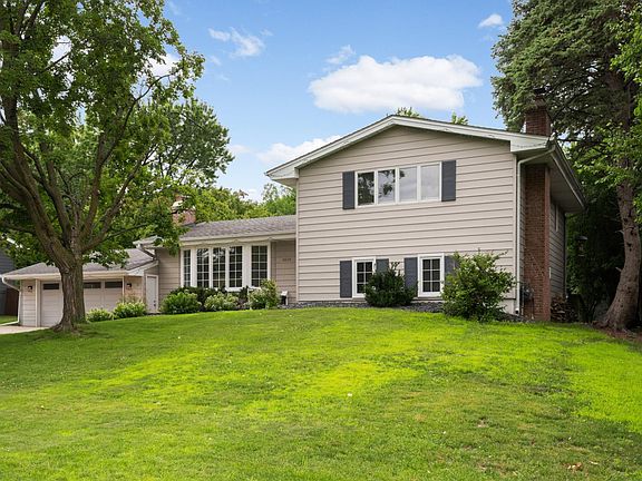2nd image of 6620 Limerick Ln