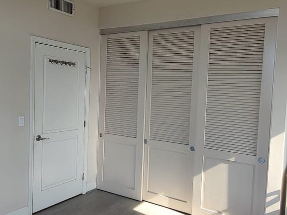 4th image of 346 Peach St