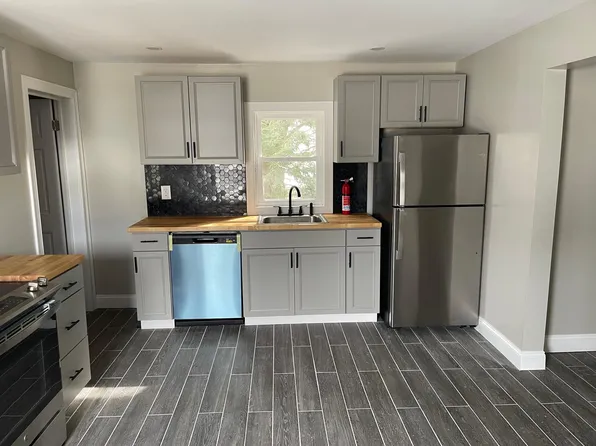 77 Oxford Rd #2, New Hartford, NY 13413