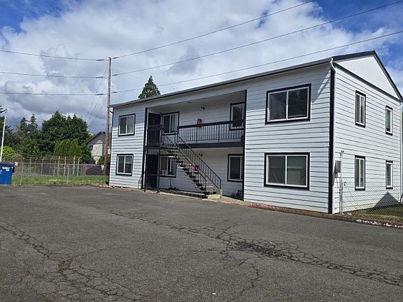 2nd image of 1723 & 1727 E Park Ave NE #1723-A