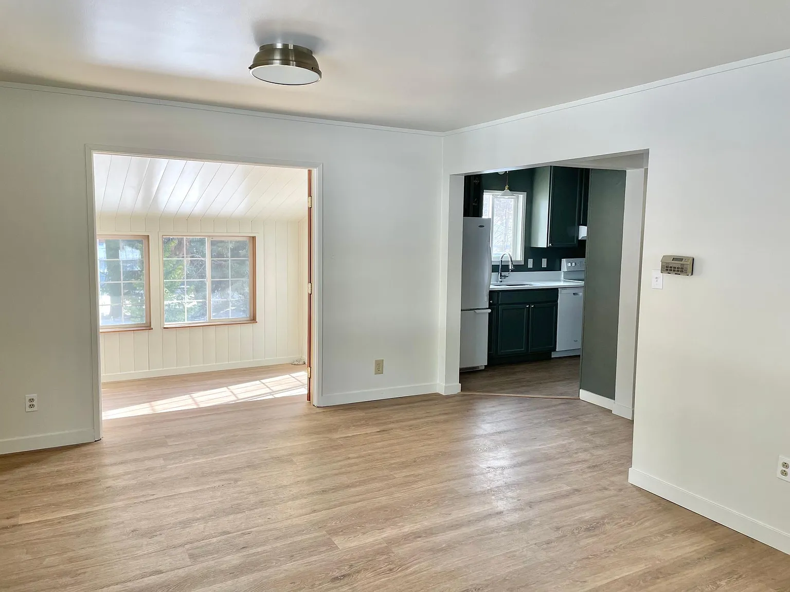 3 bed, 2.5 bath, 1880 sqft, $3,350 — Photo 4