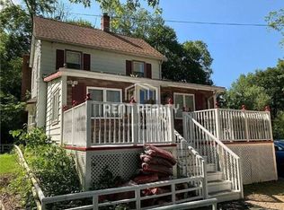 15 Hall Line Dr, Highland Mills, NY 10930