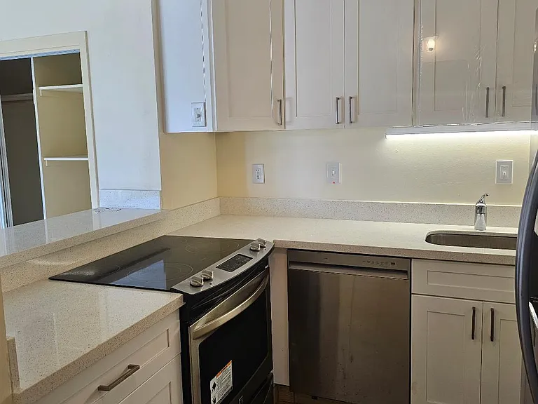 430 Keoniana St #1304 — Photo 5
