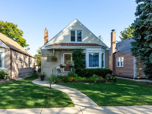 5954 W Giddings St, Chicago, IL 60630