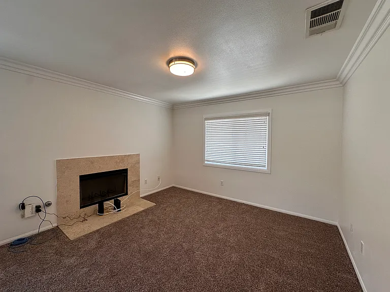 3987 Kenmore Ave — Photo 8