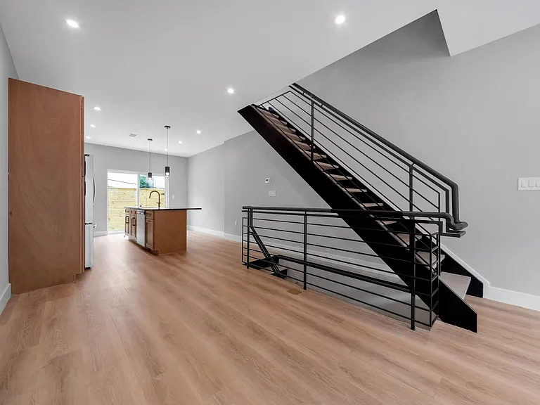 2311 Cross St — Photo 22