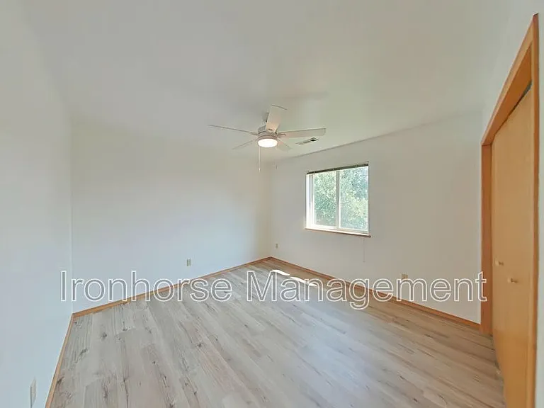 8 Michael Grove Ave #10 — Photo 12
