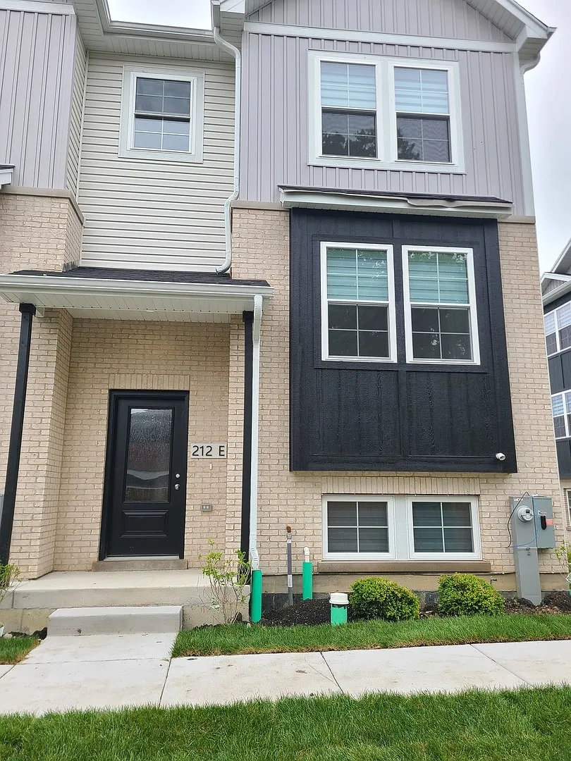 3 bed, 2.5 bath, 1970 sqft, $3,700 — Photo 1