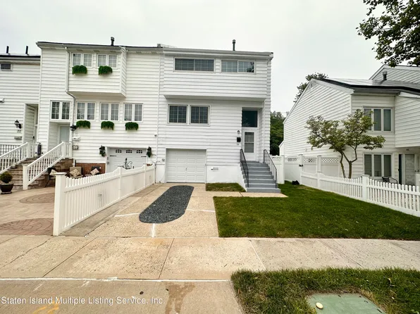 39 Dover Grn, Staten Island, NY 10312