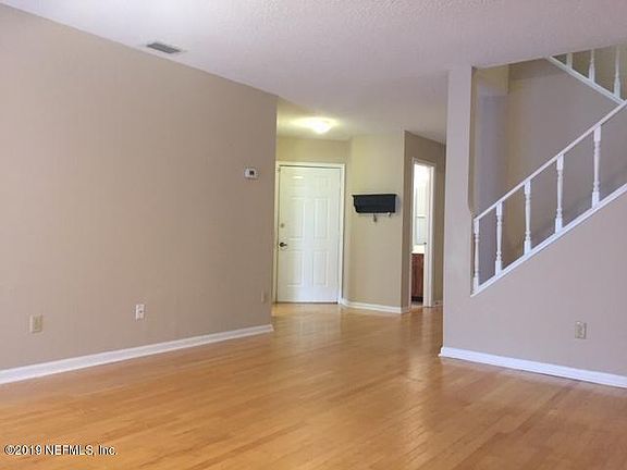 5th image of 3137 Falconer Dr