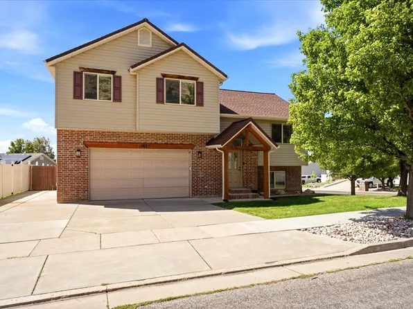 1383 N Chilly Peak Cir, Ogden, UT 84404