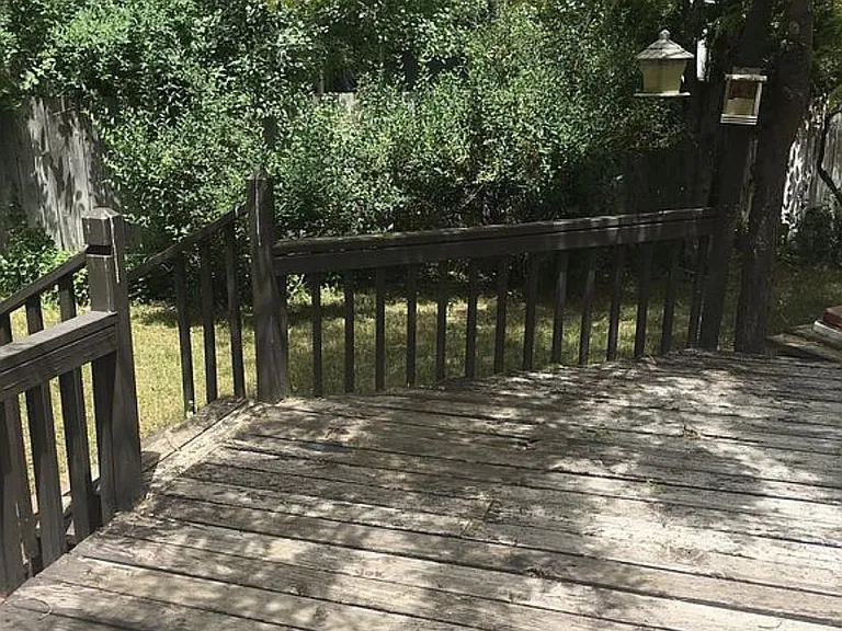 1905 Riviera Cir — Photo 13