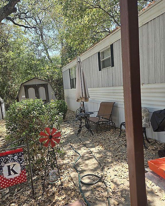 1st image of 958 Royal Cir