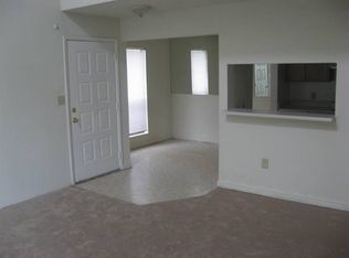 8489 Sandstone Lake Dr, Tampa, FL 33615