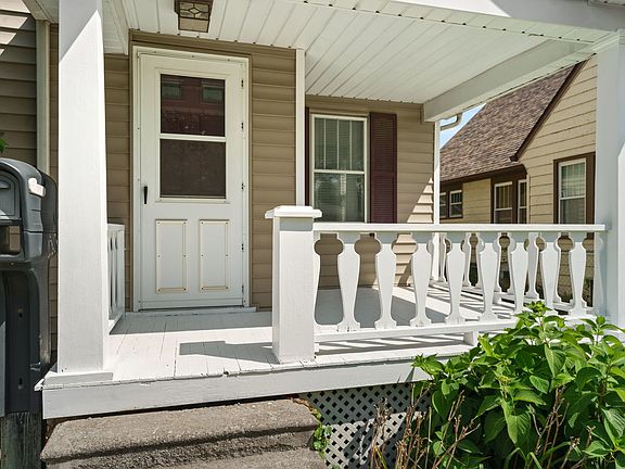 2nd image of 1841 43rd St