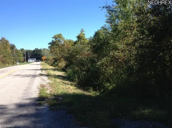 W Maple Rd, Geneva, OH 44041