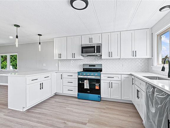 3rd image of 21 Cathy Cir