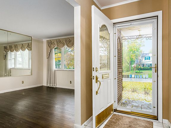 5th image of 748 Olde Settler Pl